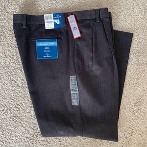 Men’s Dockers Pleated Classic Fit Trousers